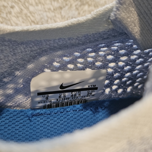 Nike Flyknit Blue Size Women's 9 Activewear Athleisure Workout Casual - Picture 10 of 13